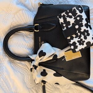 🎀Michael Kors Set🖤 Sienna Pebbled Leather Satchel w/Floral Wallet & Scarf